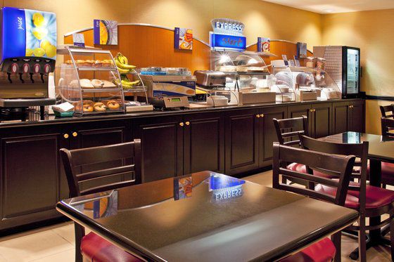 Holiday Inn Express & Suites Columbus East - Reynoldsburg By Ihg Restaurant photo